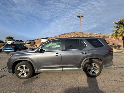 Used 2023 Honda Pilot EX-L image 2