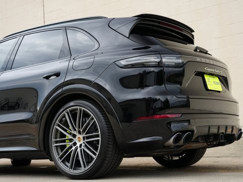 Used 2021 Porsche Cayenne Turbo S AWD/4WD image 63