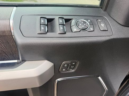 Used 2021 Ford F250 Lariat w/ Lariat Value Package AWD/4WD image 16