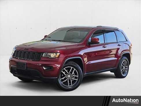 Used 2018 Jeep Grand Cherokee Laredo image 1