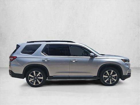 Used 2025 Honda Pilot Elite image 4