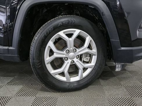 Used 2024 Jeep Compass Latitude AWD/4WD image 15