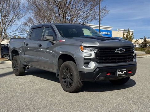 Used 2024 Chevrolet Silverado 1500 LT Trail Boss image 2