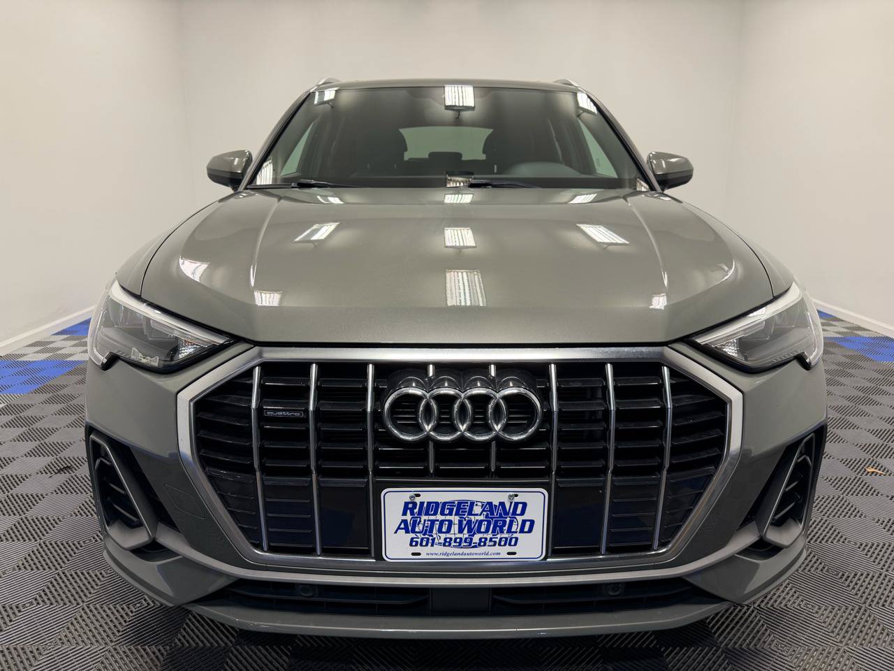 Used 2022 Audi Q3 2.0T Premium w/ Convenience Package AWD/4WD image 2