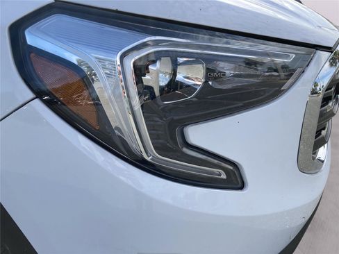 Used 2018 GMC Terrain SLE image 10