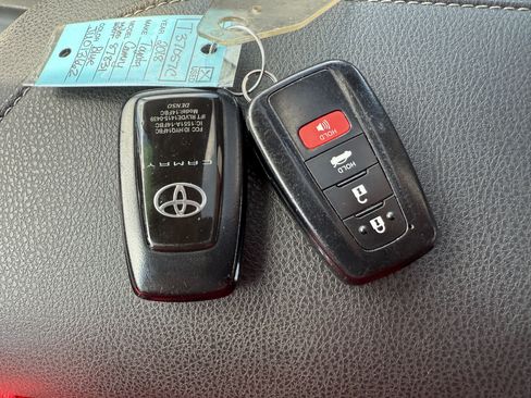 Certified 2018 Toyota Camry XSE FWD image 14