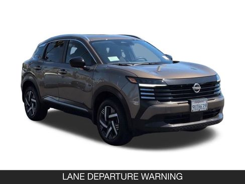 Certified 2026 Nissan Kicks SV FWD image 2