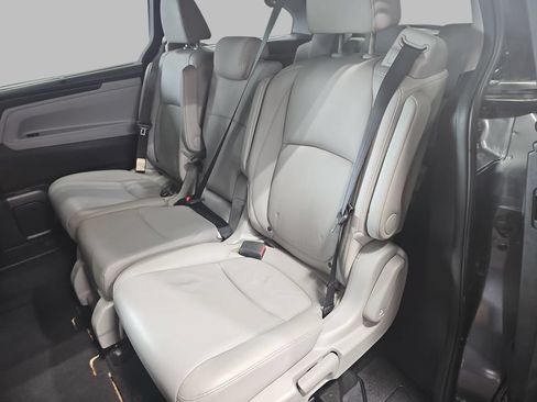 Used 2018 Honda Odyssey Touring image 19