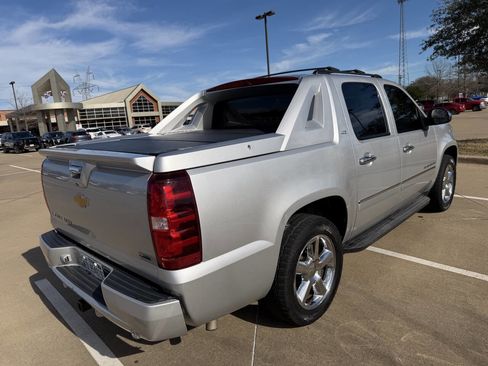 Used 2012 Chevrolet Avalanche LTZ image 7
