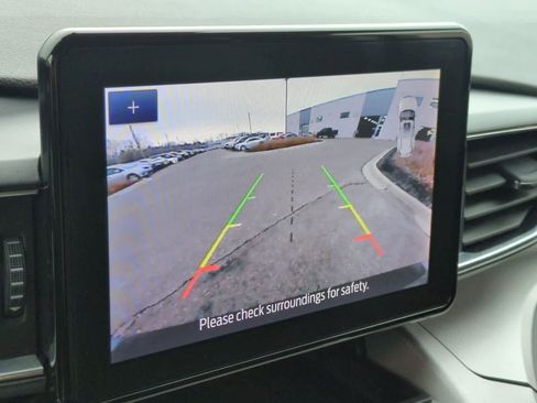 Used 2023 Ford Explorer XLT w/ Equipment Group 202A image 29