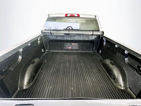 Used 2018 Chevrolet Silverado 1500 LT image 23