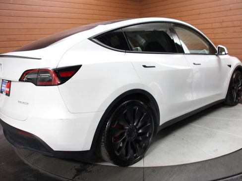 Used 2022 Tesla Model Y Performance image 29