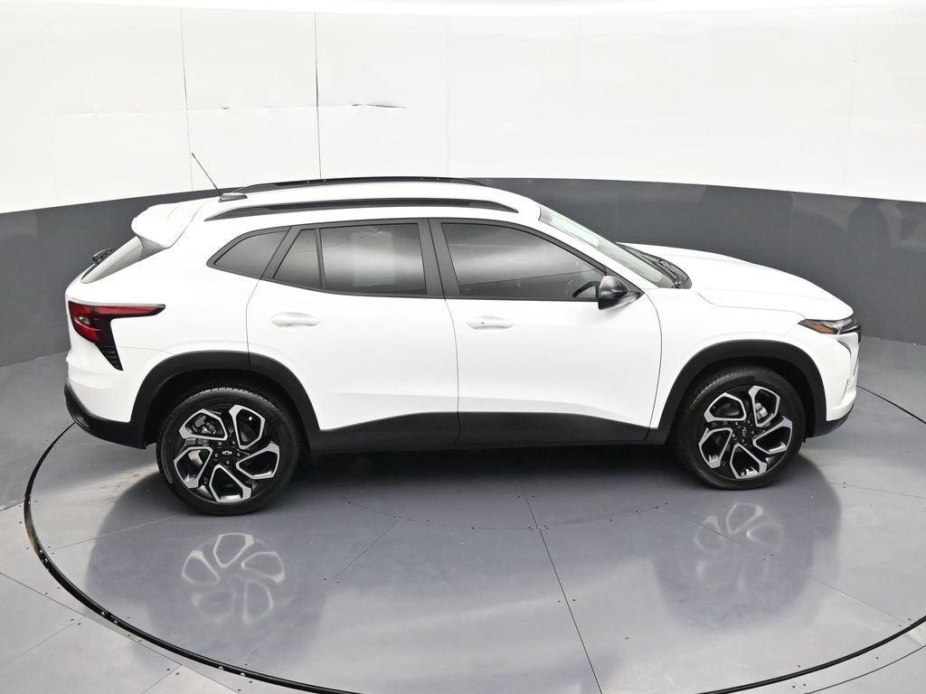 Used 2025 Chevrolet Trax RS FWD image 20