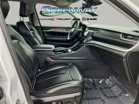 Used 2023 Jeep Grand Cherokee L Limited AWD/4WD image 21