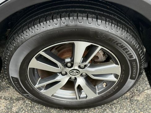 Used 2017 Toyota RAV4 XLE w/ All Weather Liner Package AWD/4WD image 33