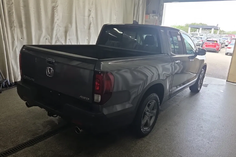 Used 2023 Honda Ridgeline RTL-E image 3
