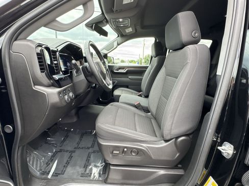 Used 2025 Chevrolet Silverado 1500 LT AWD/4WD image 10