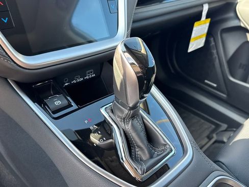 New 2025 Subaru Outback Limited w/ Popular Package #2 image 17