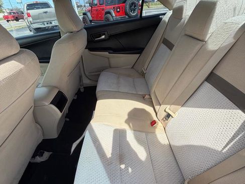 Used 2012 Toyota Camry LE image 11