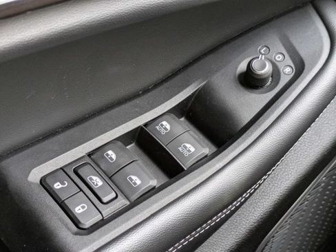 Used 2022 Jeep Grand Cherokee Altitude RWD image 24