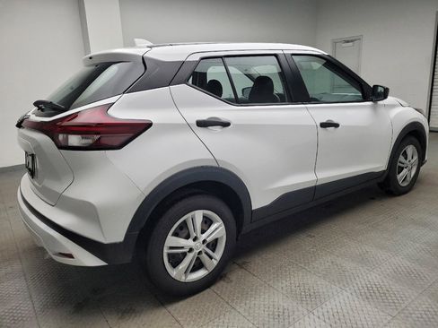 Used 2022 Nissan Kicks S image 10