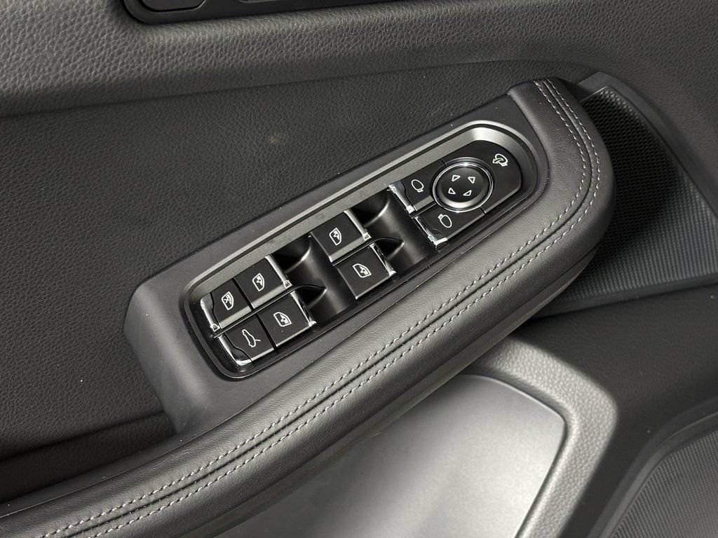 Used 2026 Porsche Macan S AWD/4WD image 15