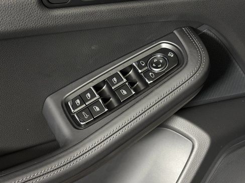Used 2026 Porsche Macan S AWD/4WD image 15