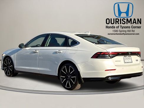 Used 2023 Honda Accord Touring image 4