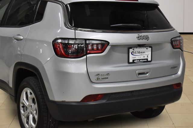 Certified 2024 Jeep Compass Latitude AWD/4WD image 34