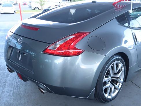 Used 2014 Nissan 370Z Touring RWD image 7