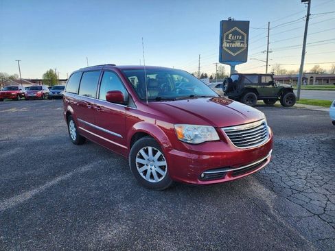 Used 2013 Chrysler Town & Country Touring image 1