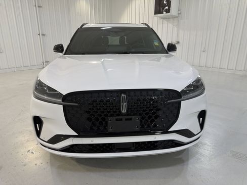 Used 2025 Lincoln Aviator Reserve w/ Luxury Package image 8