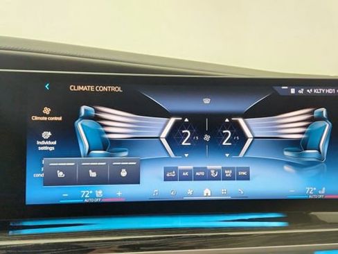 Used 2024 BMW 740i xDrive w/ Premium Package image 54