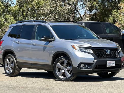 Used 2019 Honda Passport Touring image 2