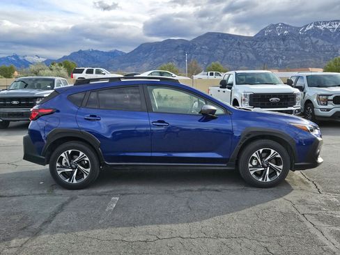 Used 2025 Subaru Crosstrek 2.0i Premium AWD/4WD image 2