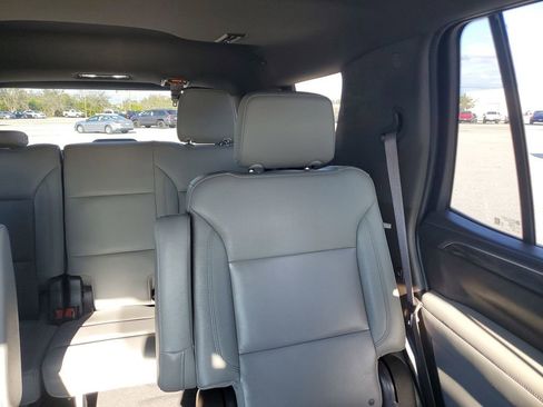 Used 2022 Chevrolet Tahoe Z71 w/ Luxury Package image 14