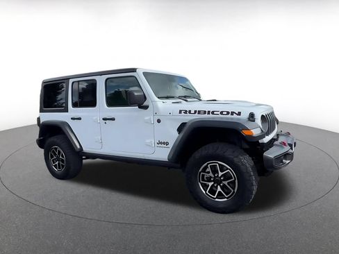 Used 2025 Jeep Wrangler Unlimited Rubicon AWD/4WD image 2