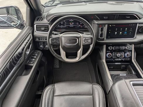 Used 2023 GMC Yukon Denali image 16