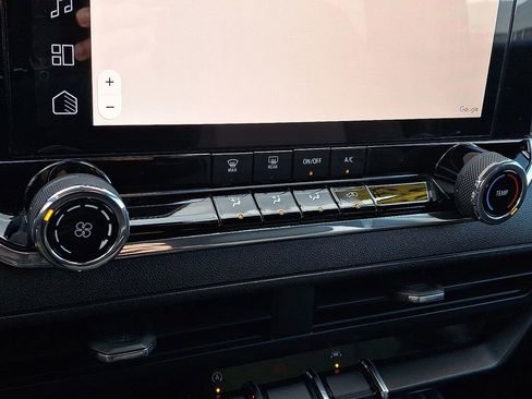 Certified 2023 Chevrolet Colorado Trail Boss w/ Technology Package image 16