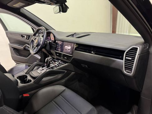 Used 2022 Porsche Cayenne Coupe AWD/4WD image 10