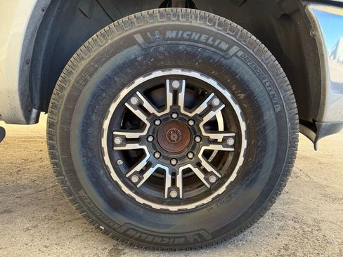 Used 2012 RAM 2500 Laramie w/ Protection Group image 10