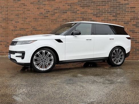 Used 2025 Land Rover Range Rover Sport SE image 1