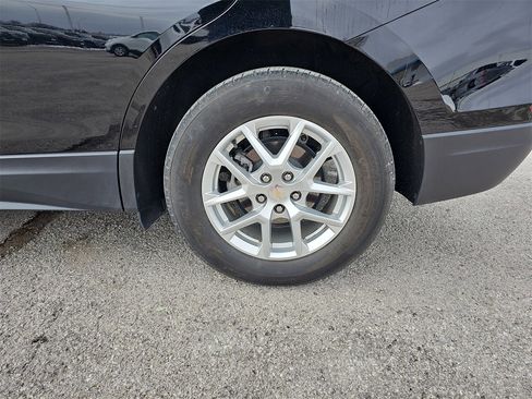 Used 2024 Chevrolet Equinox LS image 32