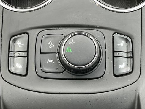 Used 2024 GMC Terrain SLT FWD image 6
