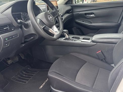 Used 2025 Nissan Sentra SV FWD image 8