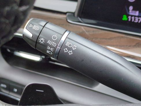 Certified 2024 Cadillac Escalade Sport Platinum w/ LPO, ONYX Package image 29