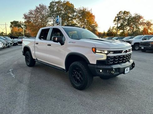 Used 2024 Chevrolet Silverado 1500 ZR2 w/ ZR2 Bison Edition AWD/4WD image 4