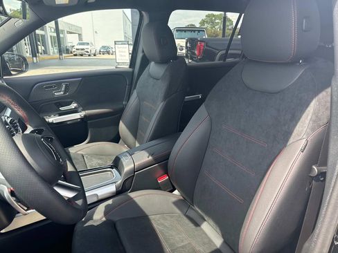 Used 2025 Mercedes-Benz GLB 250 image 7