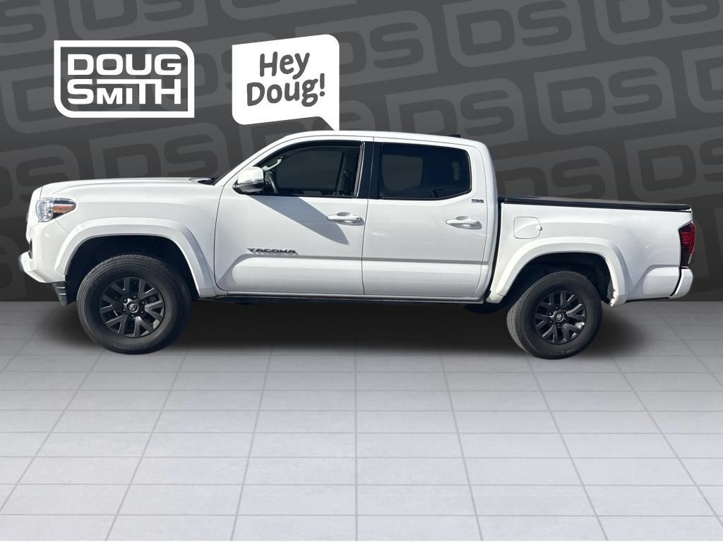 Used 2023 Toyota Tacoma SR5 AWD/4WD image 2