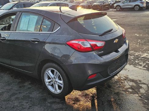 Used 2017 Chevrolet Cruze LT image 5